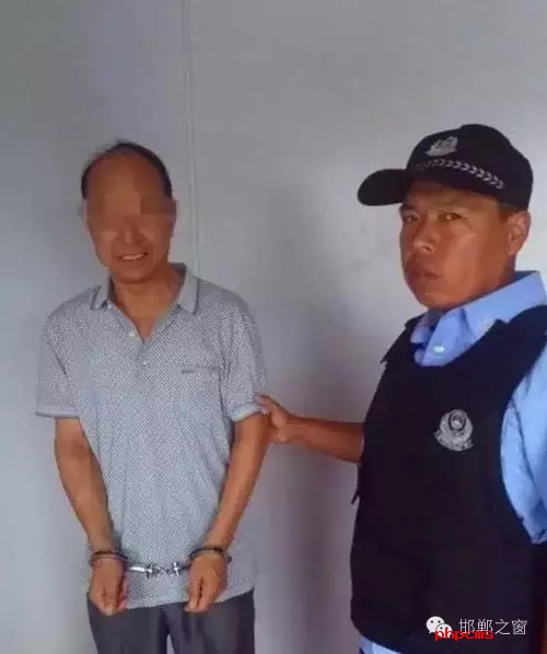 8月9日6時許，邯鄲大名鋪上高速口檢查站執(zhí)勤民警對一輛白色捷達(dá)車進(jìn)行安檢時，車上一名男乘客自稱忘帶身份證，民警遂讓該男子提供其身份證號。經(jīng)核查，該男子為許某良，系涉嫌保險詐騙網(wǎng)上逃犯。該許于5月31日，騙取國家養(yǎng)老保險金12萬余元，被魏縣公安局網(wǎng)上追逃。